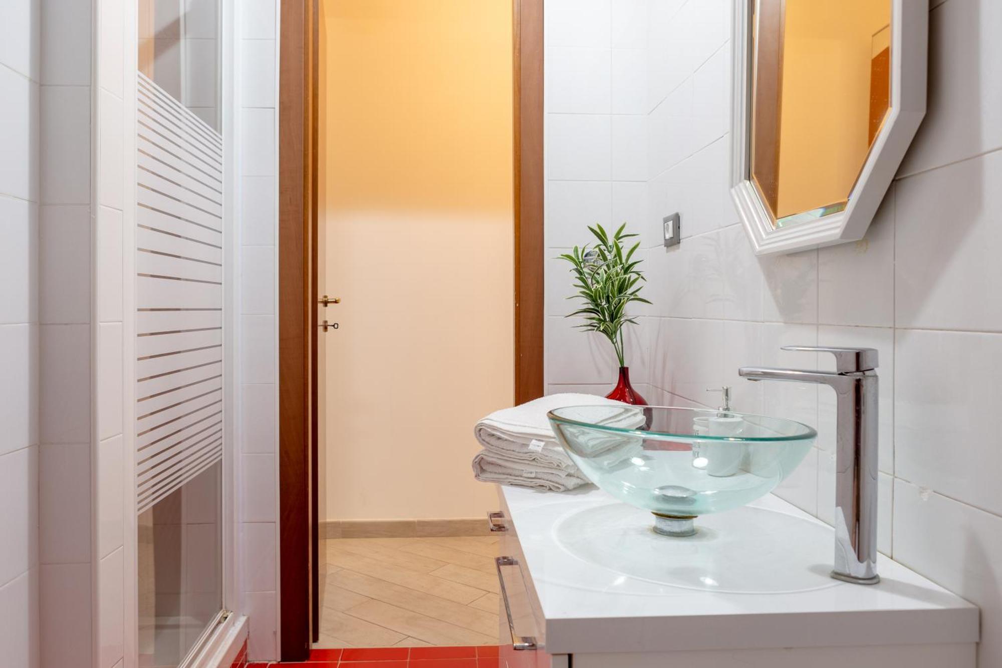 Stanza Comoda E Silenziosa Con Bagno Privato E Area Lavoro E Relax Rom Exteriör bild